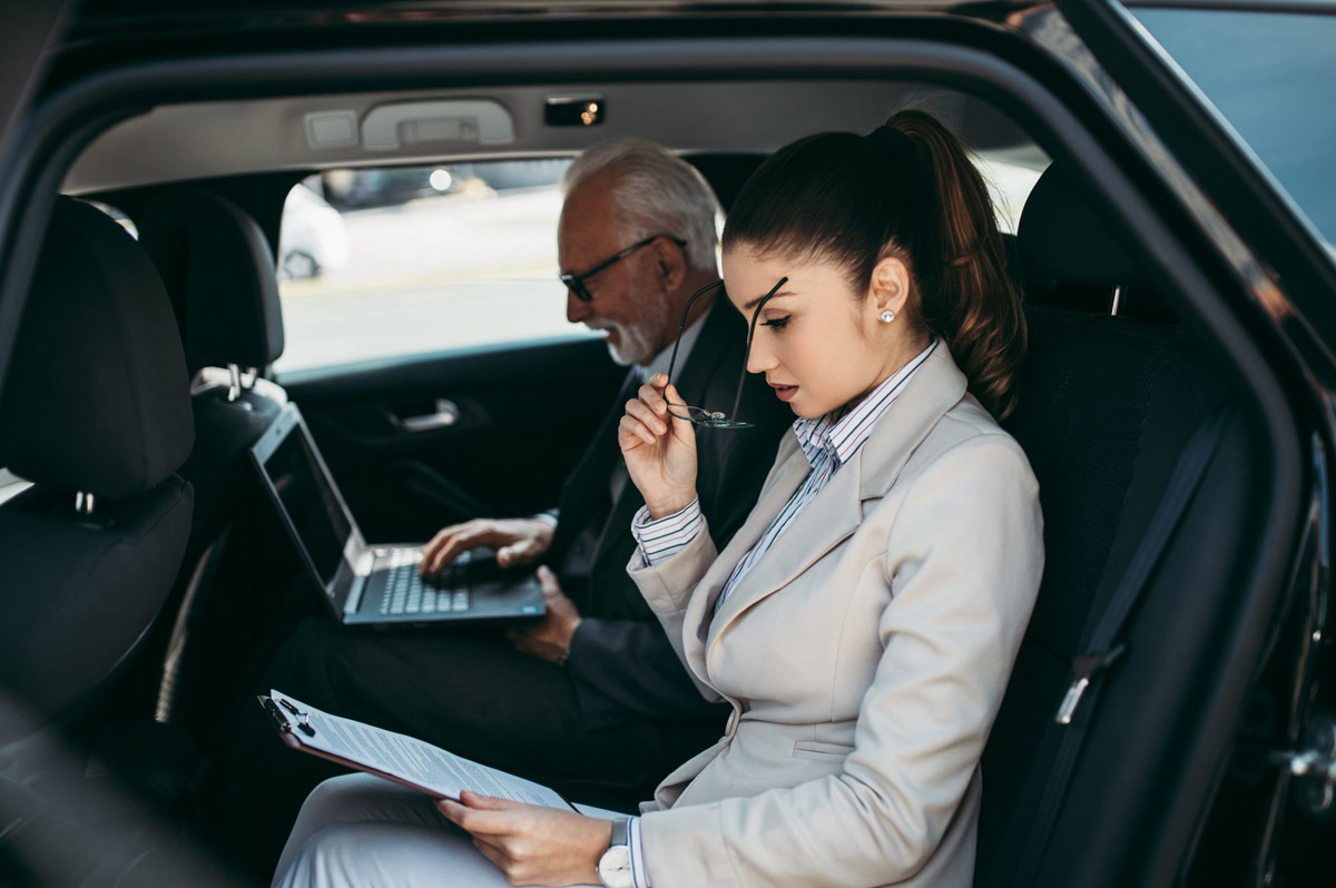 Top Benefits of Using a Limo for NYC Airport Transportation