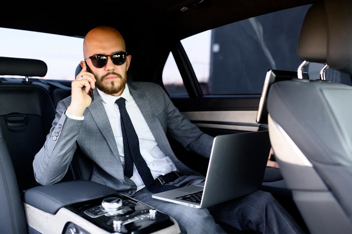 What to Expect From Professional Chauffeurs at NYC Airports