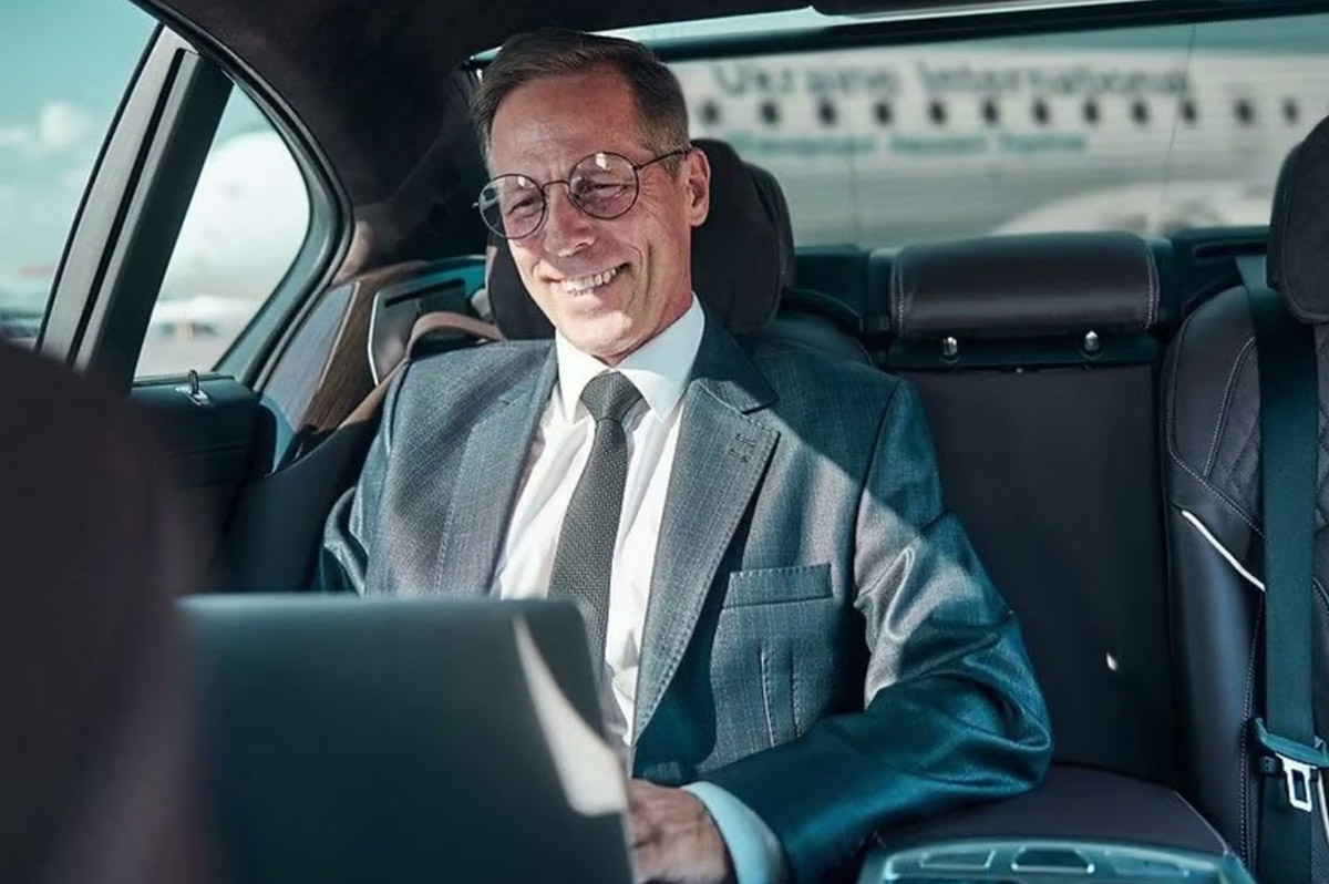 Luxury Roadshow Car Service in NYC for Financial and Corporate Professionals Luxury Roadshow Car Service in NYC for Financial and Corporate Professionals