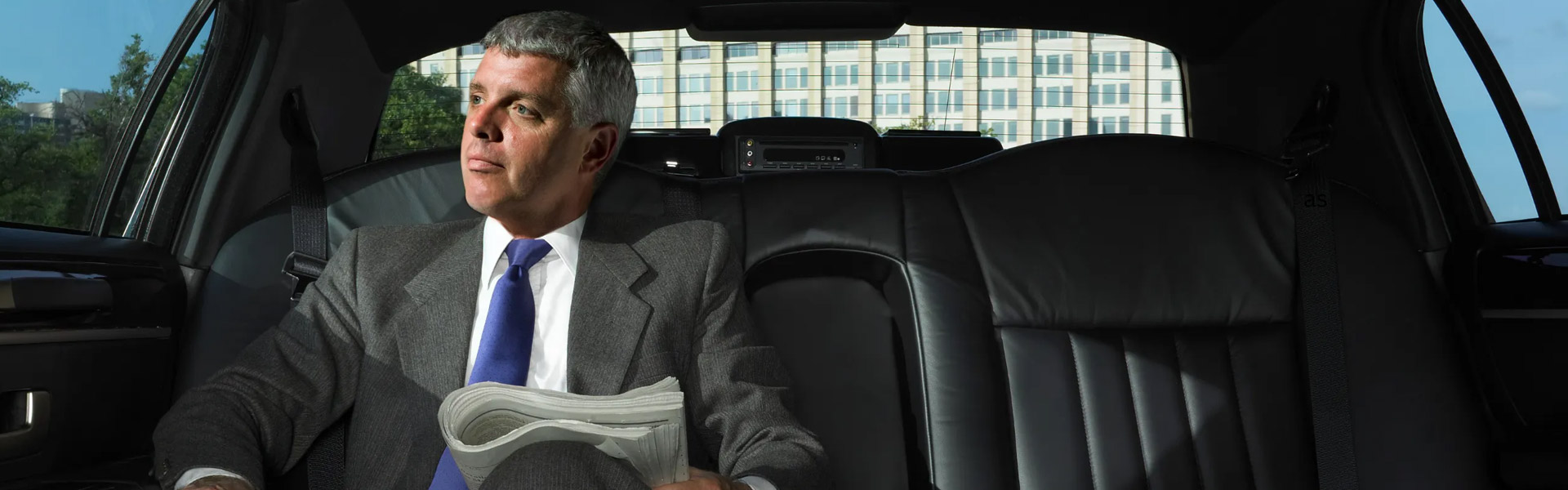 Manhathan to LGA Limo Service